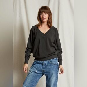 perfectwhitetee Sinead Relaxed French Terry Black V-Neck Sweatshirt Bin 28 Sz S